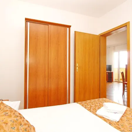 In Mit Eigenem Balkon By Interhome Lejlighed Baška