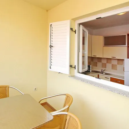 In Mit Eigenem Balkon By Interhome
