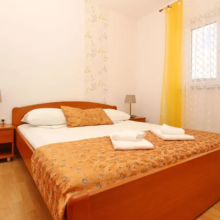 Apartmán In Mit Eigenem Balkon By Interhome Baška