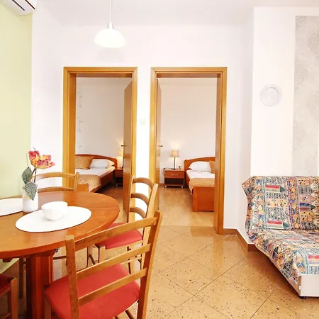 Apartmán In Mit Eigenem Balkon By Interhome *