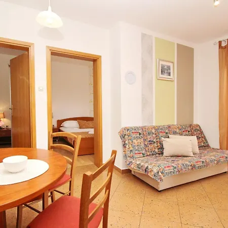 Apartmán In Mit Eigenem Balkon By Interhome *