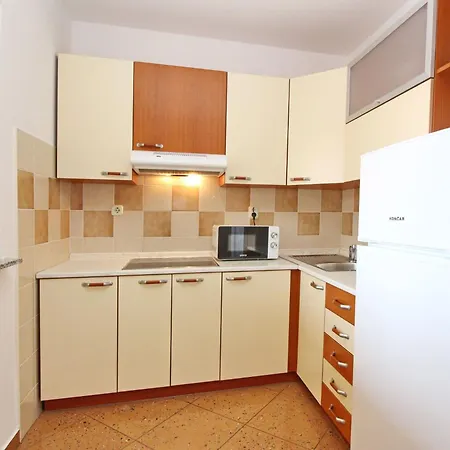 In Mit Eigenem Balkon By Interhome Apartmán Baška